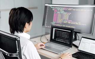 余江 ,php声明和调用变量的符号是什么？